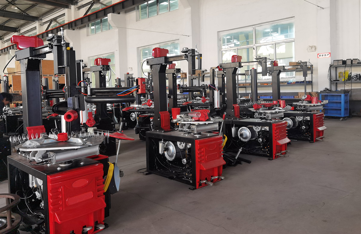 Máquina desmontadora de neumáticos