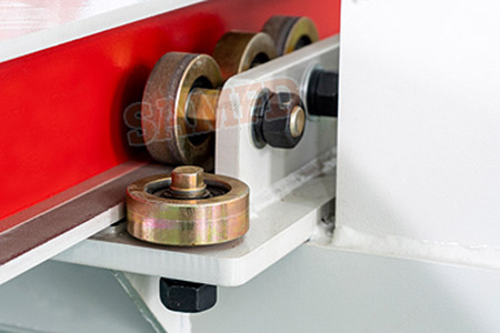 Reinforced pulling towernot easy to break and deform