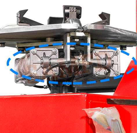 Cylinder connecting shaft